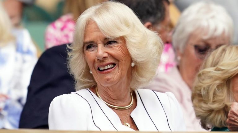 Camilla visite Wimbledon et révèle son passage de ballerine il y a 100 ans à Queen’s