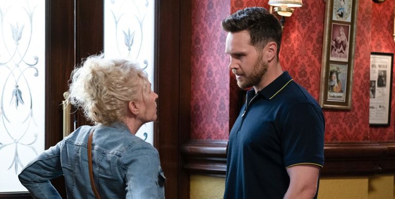 Spoilers d'EastEnders - Keanu Taylor fait un geste désespéré après des problèmes d'argent
