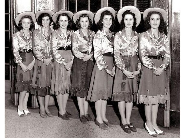 Des chiots gratuits, des vêtements kitsch et la première reine : Le Stampede dans les années 1940 – d’après les archives