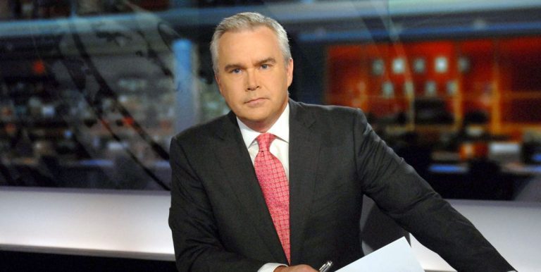 Huw Edwards nommé présentateur suspendu de la BBC par sa femme
