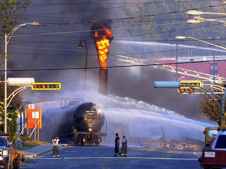 Les cloches des églises sonnent alors que Lac-Mégantic célèbre le 10e anniversaire de l’explosion d’un train qui a tué 47 personnes