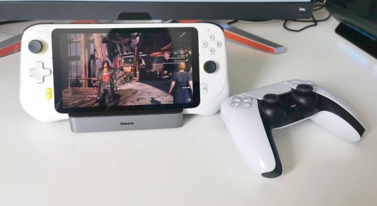 Logitech G Cloud with Final Fantasy 16 PS5 remote play on screen