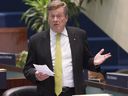 Le maire de Toronto John Tory est photographié au conseil municipal le 26 juin 2018. (Stan Behal, Toronto Sun)