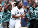 Vladimir Guerrero Jr. des Blue Jays de Toronto célèbre après avoir remporté le Home Run Derby.