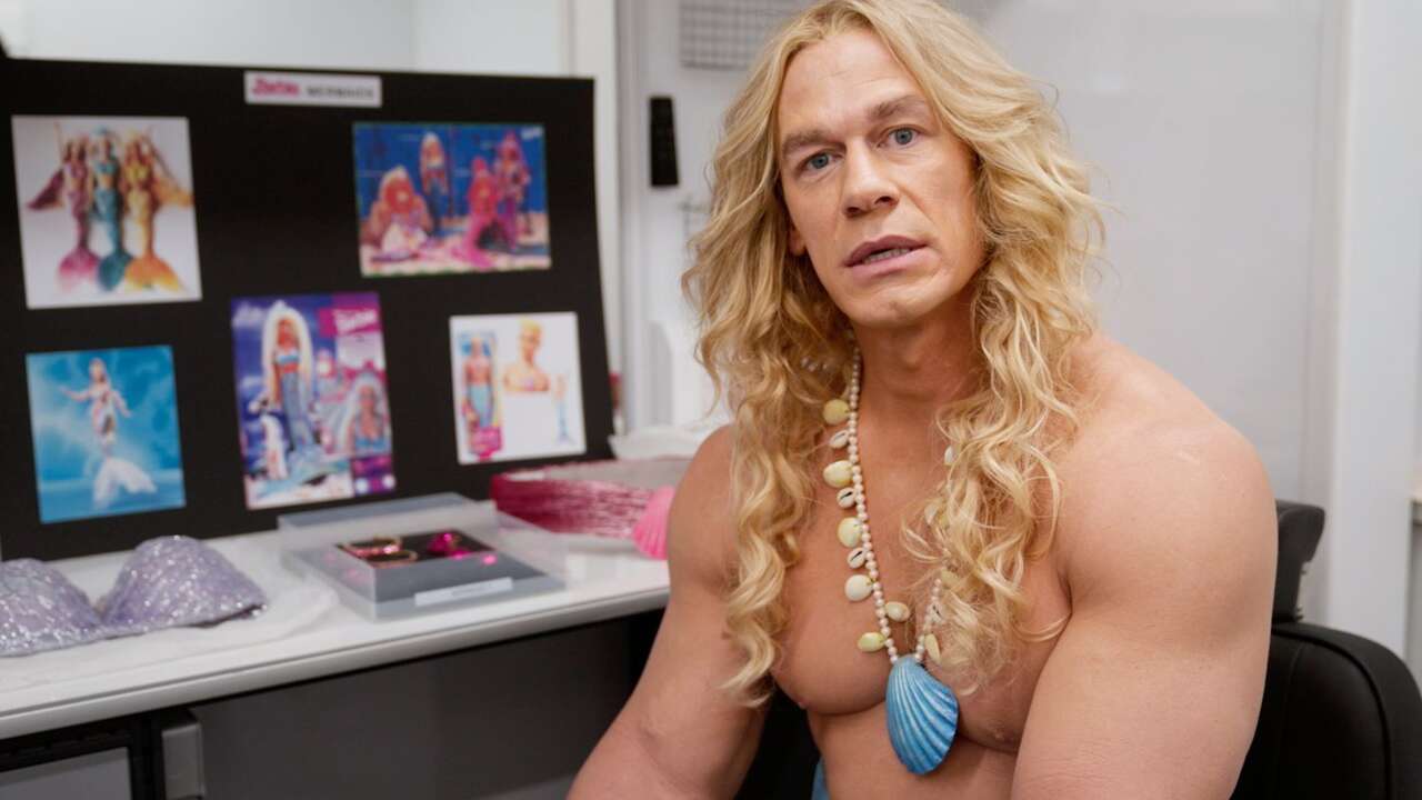 Découvrez John Cena dans le rôle de Ken, la sirène aux seins nus, dans la promo de Barbie
