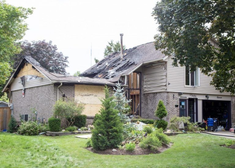 « Non détecté » : Londres, en Ontario, frappée par la foudre.  maison ravagée par le feu – 12 heures après la tempête