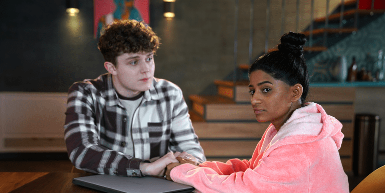 Spoilers des Hollyoaks - Yazz et Tom Cunningham vont prendre une décision majeure concernant leur avenir
