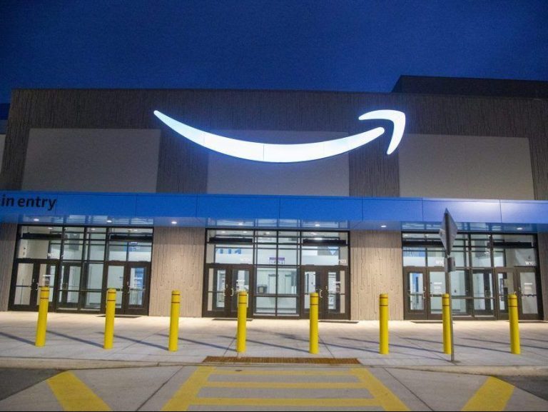 La méga-usine d’Amazon en Ontario est entièrement construite.  Alors, quand ouvrira-t-il ?