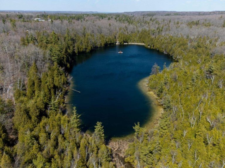 Ce lac canadien est « la meilleure preuve de l’impact écrasant de l’humanité sur la planète »