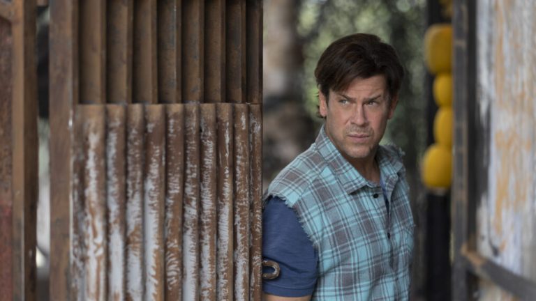 "Presque le paradis": Christian Kane dit que les problèmes d'Alex dans la saison 2 sont plus émotionnels
