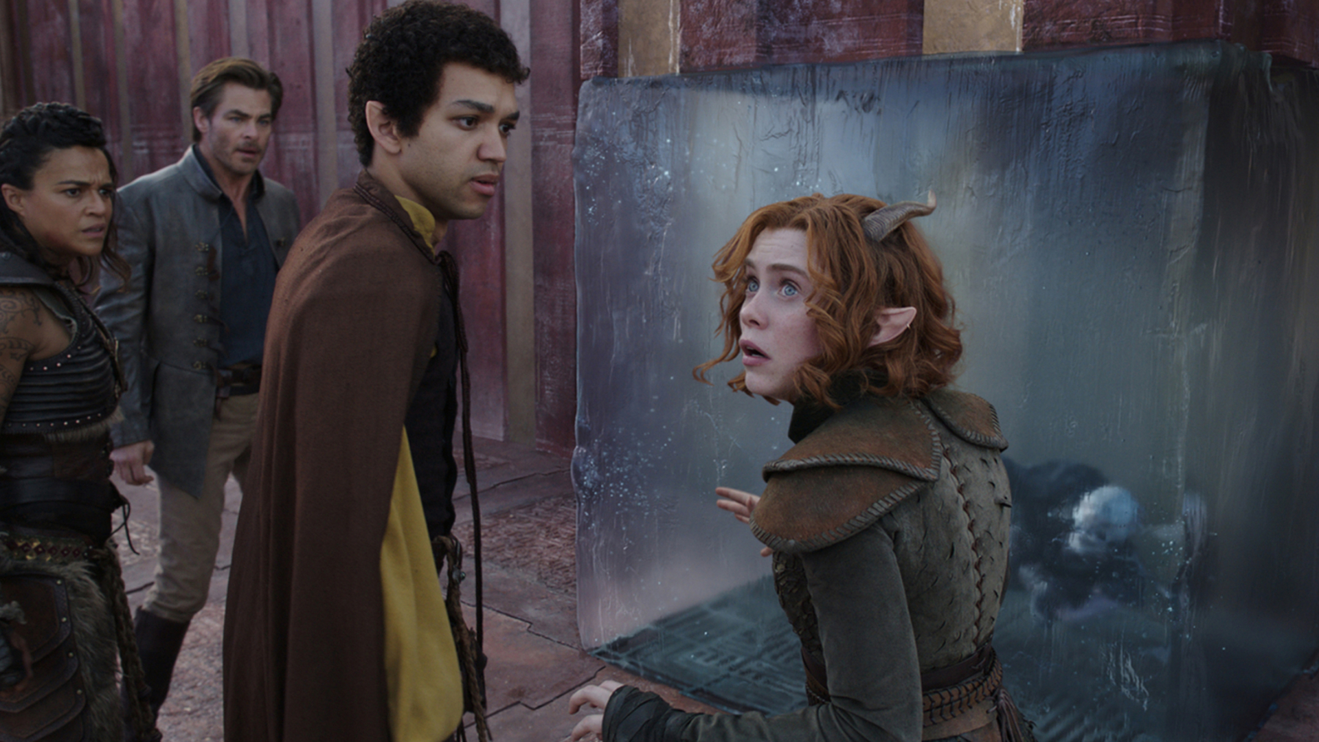 Justice Smith et Sophia Lillis dans Donjons & Dragons : Honneur parmi les voleurs