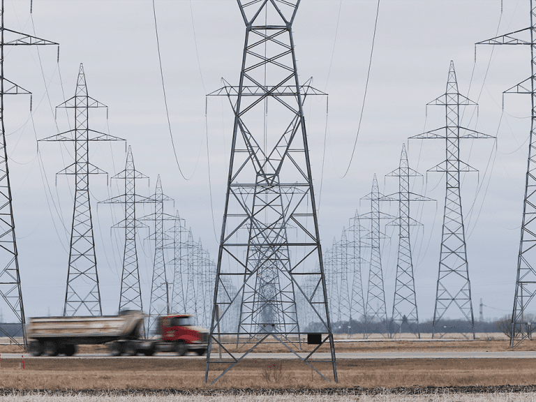 Le problème d’électricité imminent du Canada est énorme et le temps presse, selon un rapport