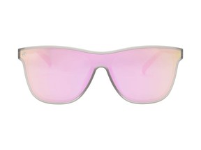 Lunettes de soleil à verres masqués modèle Y, 72 $ chez Marsquest, marsquest.com.