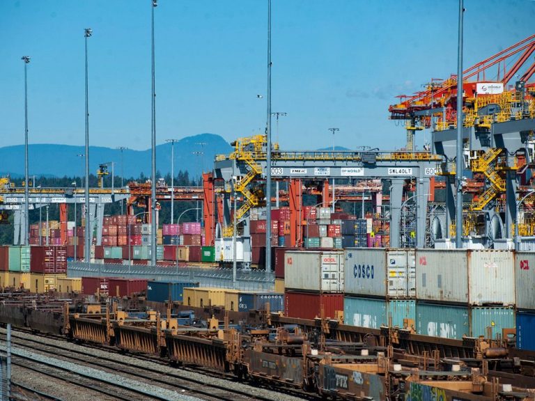 Le syndicat des dockers de la Colombie-Britannique reconsidère son offre après le drame de la grève, selon Trudeau