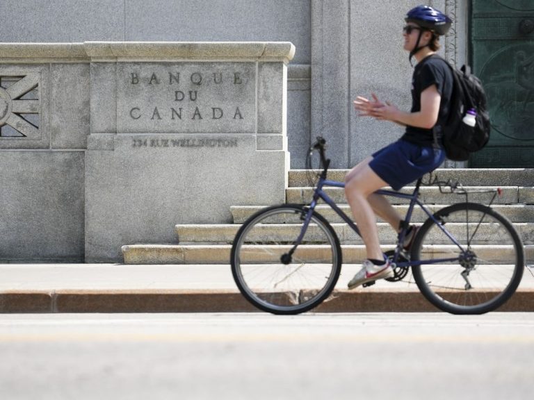 La plupart des Canadiens suggèrent que la hausse des taux de la BdC entraînera davantage de difficultés financières : Sondage