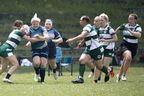 La transition d'un joueur de rugby masculin à une joueuse de rugby connue sous le nom de Ash est sur le point de faire un tacle pour les Fergus Highlanders contre les Stoney Creek Camels le 17 juin - Brayden Swire photo 