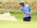 Corey Conners du Canada joue le coup de bunker au 9e trou lors de la première journée du 151e Open au Royal Liverpool Golf Club le 20 juillet 2023 à Hoylake, en Angleterre.  