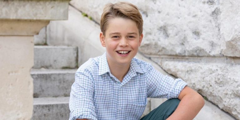 Prince George a tellement grandi dans son nouveau portrait de 10e anniversaire