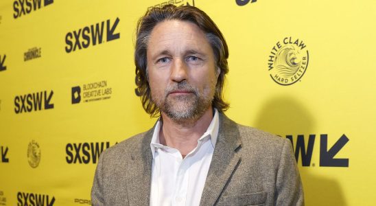 La star de Virgin River, Martin Henderson, partage une mise à jour sur sa santé après une maladie