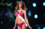 Miss Espagne Angela Ponce est la première candidate transgenre en 66 ans d'histoire du concours Miss Univers.