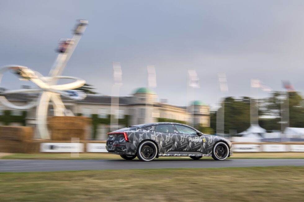 Polestar a fait la démonstration d'une Polestar 5 au Goodwood Festival of Speed ​​de cette année.