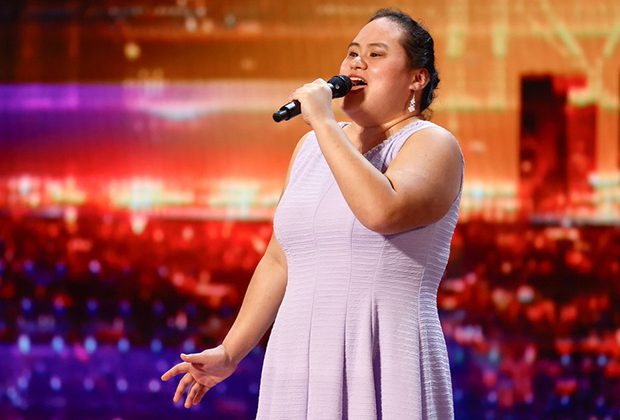 Audition « AGT » de Lavender Darcangelo – chanteuse aveugle et autiste [VIDEO] – TVLine