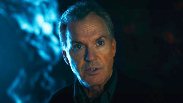 Batman de Michael Keaton allait être le Nick Fury des films DC
