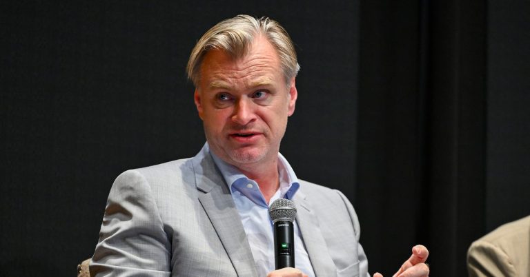 Christopher Nolan veut qu’Oppenheimer soit un avertissement pour la Silicon Valley