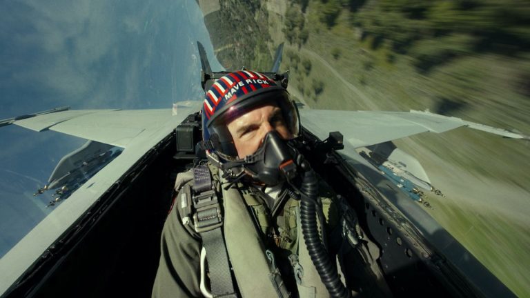 De vrais pilotes de la marine ont regardé Top Gun: Maverick, expliquez comment le film hollywoodien se compare à la vraie affaire
