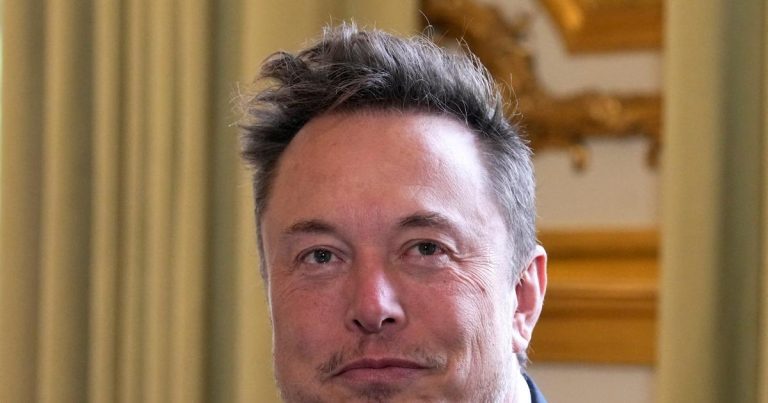 Elon Musk affirme que la nouvelle exigence de connexion de Twitter est une réponse « temporaire » aux grattoirs de données