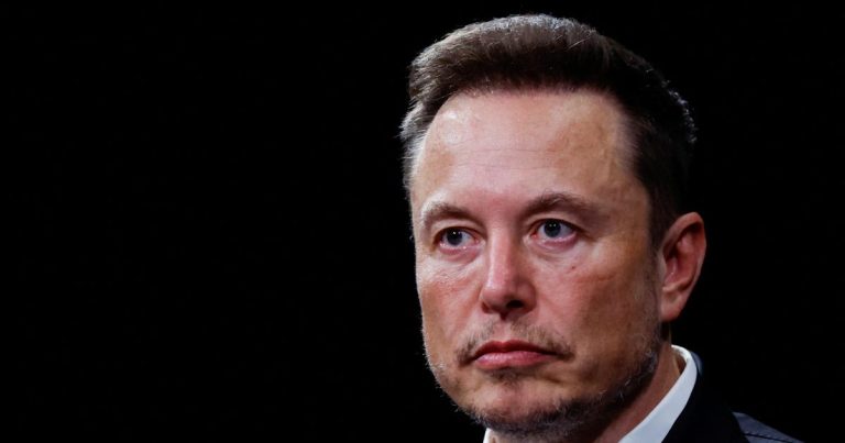 Elon Musk affirme que les revenus publicitaires de Twitter ont chuté de 50%