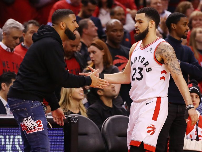 Fred VanVleet dit au revoir du fond du cœur à Toronto, se fait troller par Drake