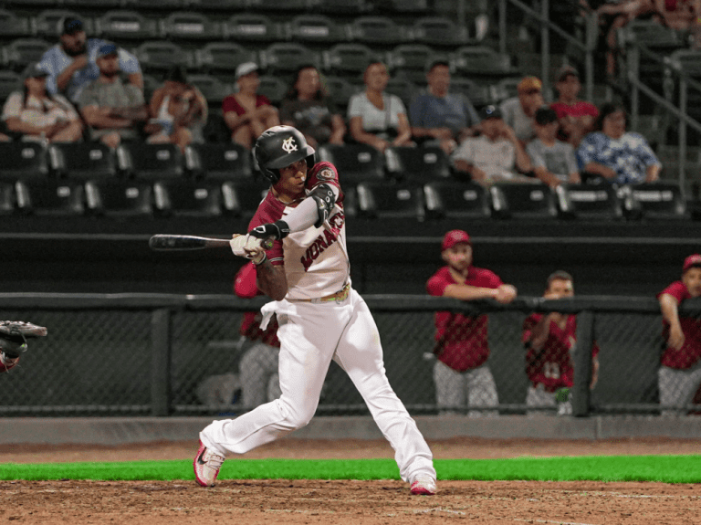 Goldeyes a mené tôt, mais finalement les monarques ont régné sous la pluie