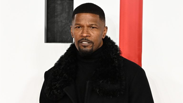 Jamie Foxx s'exprime pour la première fois depuis une complication médicale, dit sa sœur, sa fille "m'a sauvé la vie"
