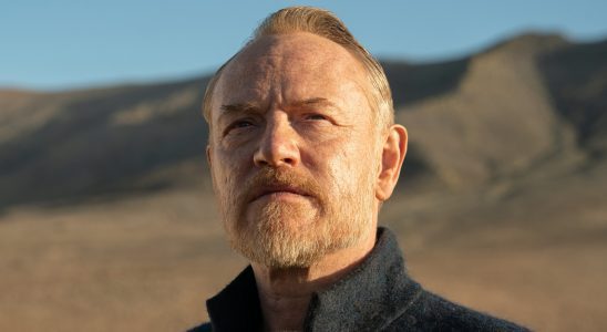 Jared Harris de la Fondation sur la lecture de plusieurs versions de Hari Seldon dans la saison 2 [Exclusive Interview]