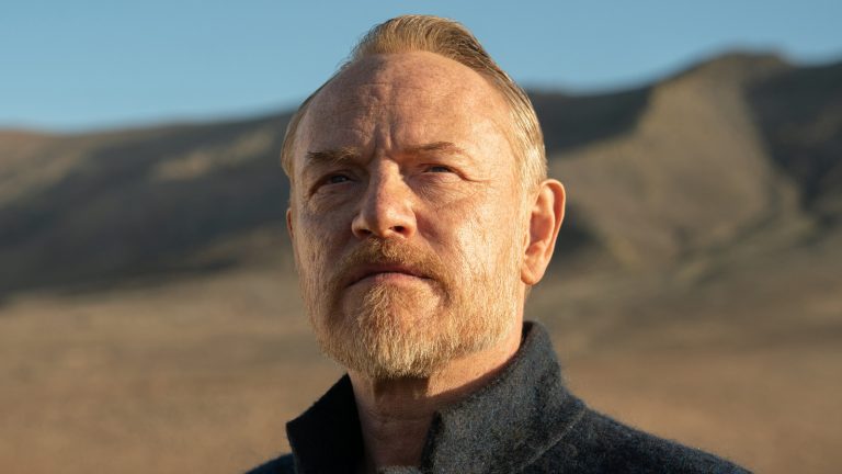 Jared Harris de la Fondation sur la lecture de plusieurs versions de Hari Seldon dans la saison 2 [Exclusive Interview]
