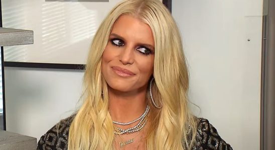 Jessica Simpson in interview on Extra