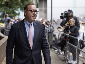 L'acteur Kevin Spacey quitte Southwark Crown Court le 28 juin 2023 à Londres.