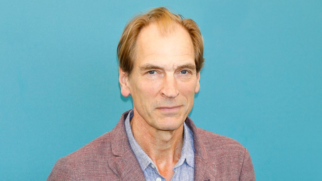 La cause finale du décès de Julian Sands est indéterminée à la suite d'un accident de randonnée mortel
