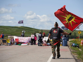 Un groupe d'Autochtones maintient un blocus dans une décharge juste à l'extérieur de Winnipeg.