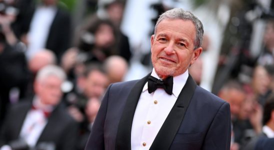 Le PDG de Disney, Bob Iger, déclare que les écrivains et les acteurs ont des attentes irréalistes avec les grèves