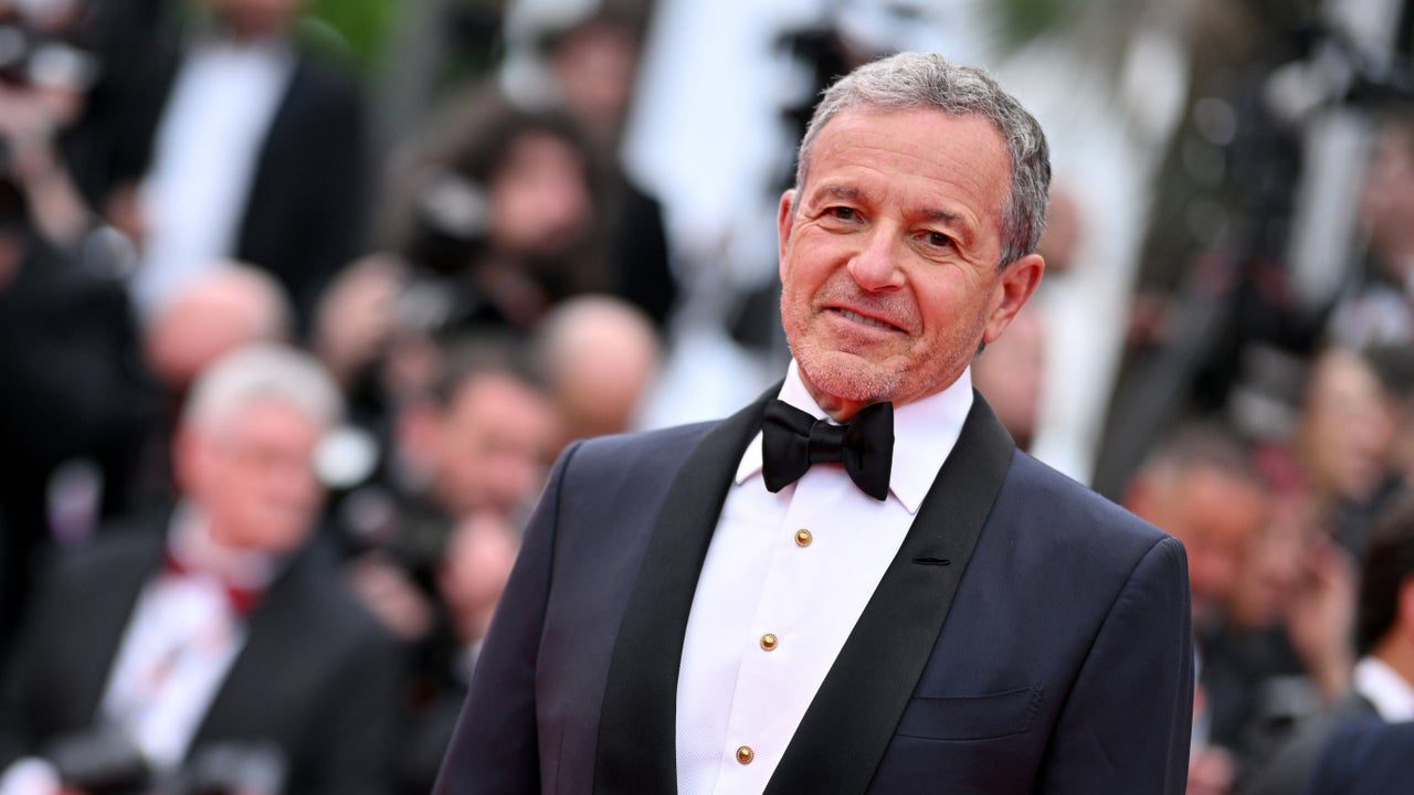 Le PDG de Disney, Bob Iger, déclare que les écrivains et les acteurs ont des attentes irréalistes avec les grèves
