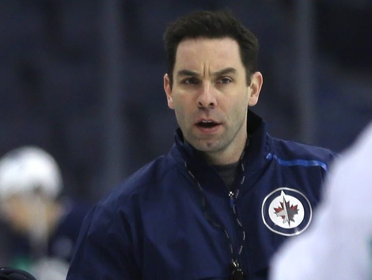 Le Vermont congédie un entraîneur de hockey, qui était un ancien assistant des Jets de Winnipeg, pour des messages texte « inappropriés »