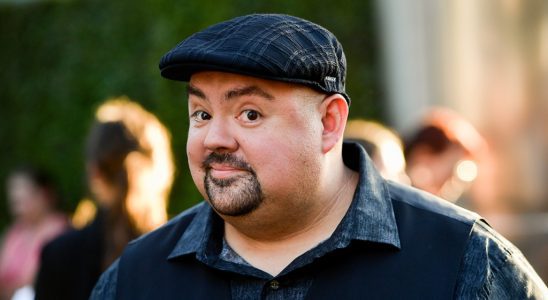 Le comédien Gabriel Iglesias dit qu'un avion privé fait un "atterrissage d'urgence" après avoir dérapé sur la piste