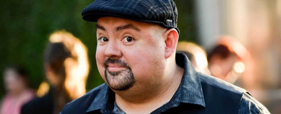 Le comédien Gabriel Iglesias dit qu'un avion privé fait un "atterrissage d'urgence" après avoir dérapé sur la piste