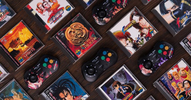 Le contrôleur Neo Geo CD modernisé de 8BitDo offre une autonomie de 35 heures et une connectivité sans fil