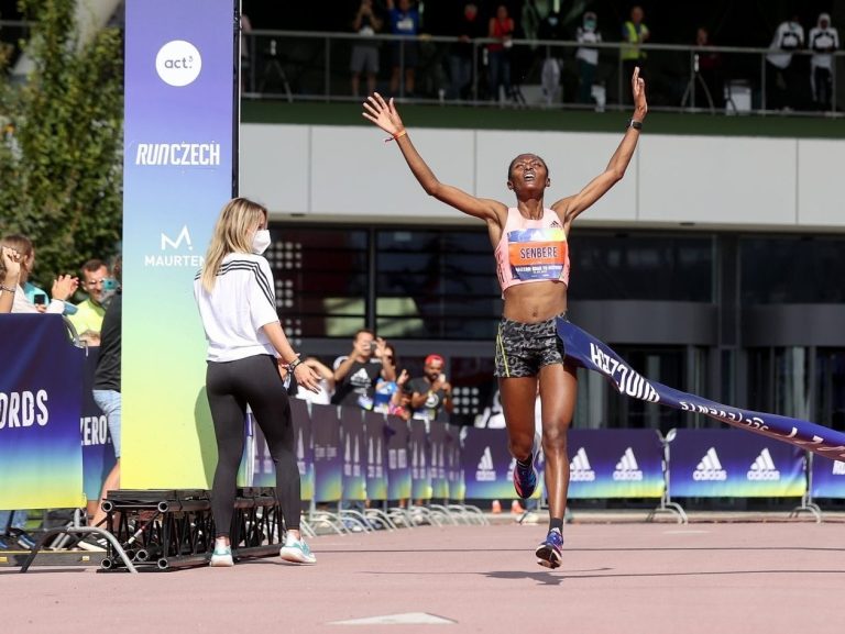 Le coureur en tête de la course fait un mauvais virage et perd 7 000 $