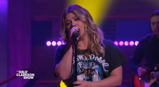 Le divorce de Kelly Clarkson est peut-être terminé, mais quand se terminera sa bataille juridique contre le père de son ex ?