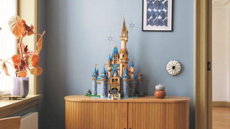 Le nouveau château Lego Disney est maintenant disponible, veuillez cacher nos portefeuilles