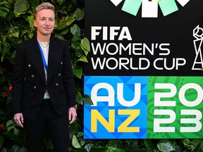 L'entraîneur du Canada Bev Priestman arrive pour la cérémonie de tirage au sort de la Coupe du monde féminine de la FIFA 2023 en Australie et en Nouvelle-Zélande